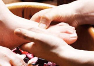 常州按摩告诉你脚底按摩的五大功效